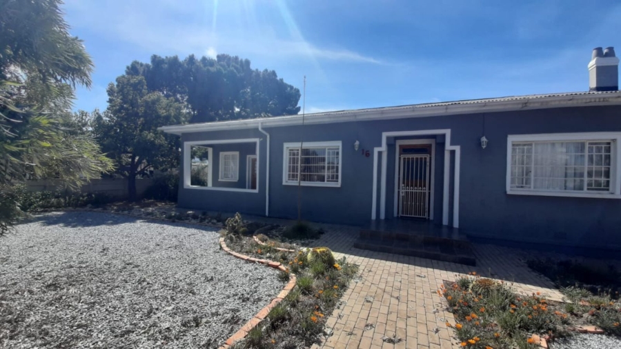4 Bedroom Property for Sale in Calvinia Northern Cape